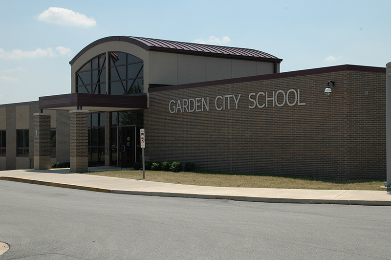 Photo of the front of Garden City Elementary